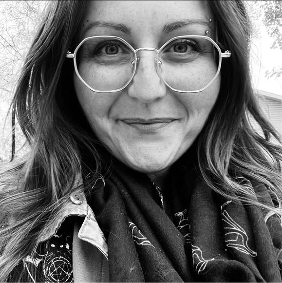 Meet your Posher, Kalli - Picture 1 of 1